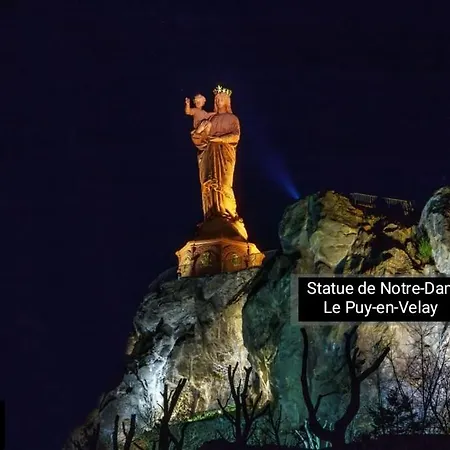 Pres De St Etienne Et Du Parc Naturel Regional Du Pilat