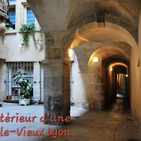 Pres De St Etienne Et Du Parc Naturel Regional Du Pilat